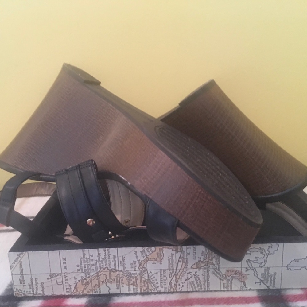 Tommy Hilfiger Black Wedges Size 7 1/2 - Picture 6 of 8